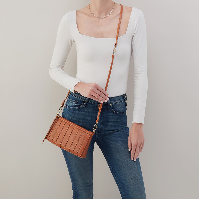 Darcy Crossbody In Smooth Leather - Burnished Caramel