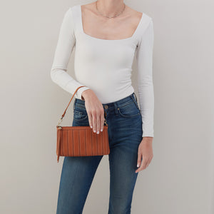 Darcy Crossbody In Smooth Leather - Burnished Caramel