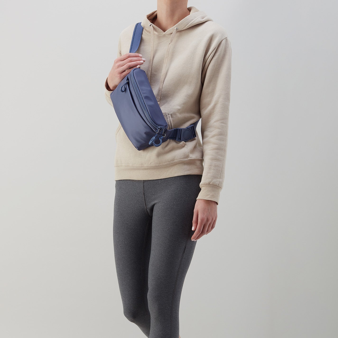 BE HOLD Belt Bag in CaRefiber recycled nylon Jet HOBO