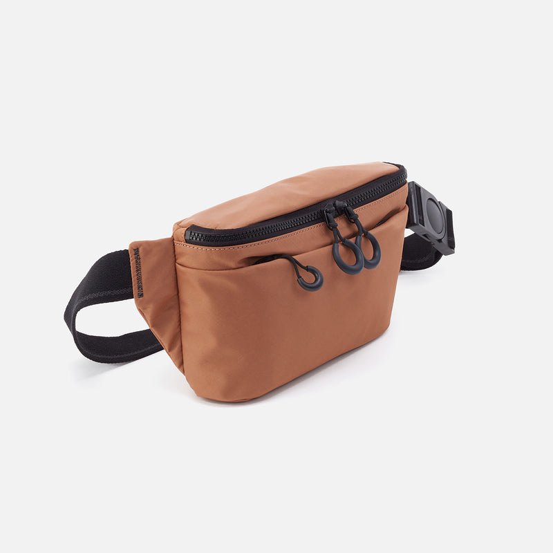 BE HOLD Belt Bag in CaRefiber recycled nylon - Dune