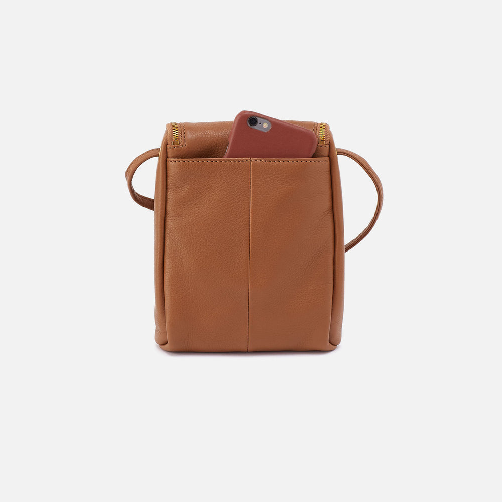 Fern Crossbody In Pebbled Leather - Warm Honey