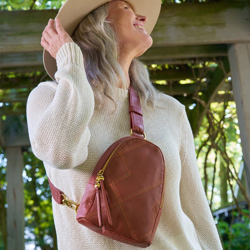 Fern Sling In Pebbled Leather - Rust