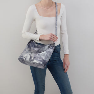 Pier Shoulder Bag In Metallic Leather - Blue Pewter