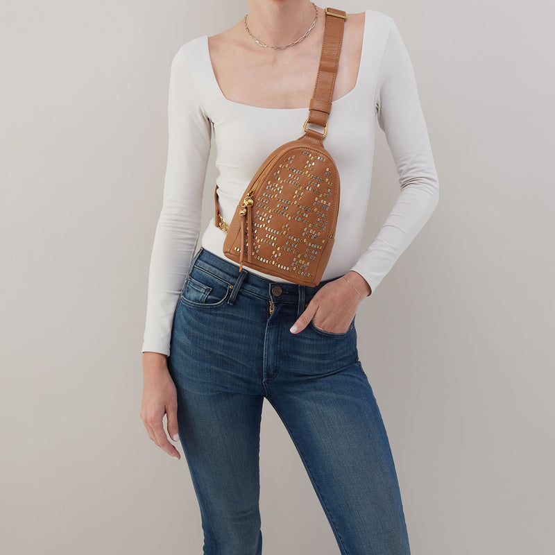 Fern Sling In Pebbled Leather - Warm Honey