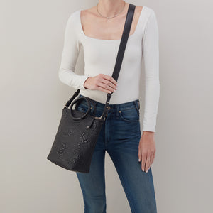 Maggie Crossbody In Smooth Leather - Black Quilted Rose