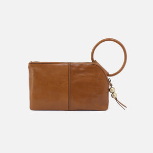 Sable Wristlet In Polished Leather - Truffle With Studs