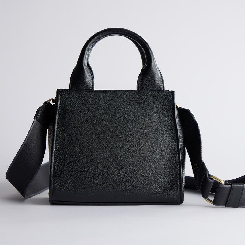 Cass Small Tote In Pebbled Leather - Black