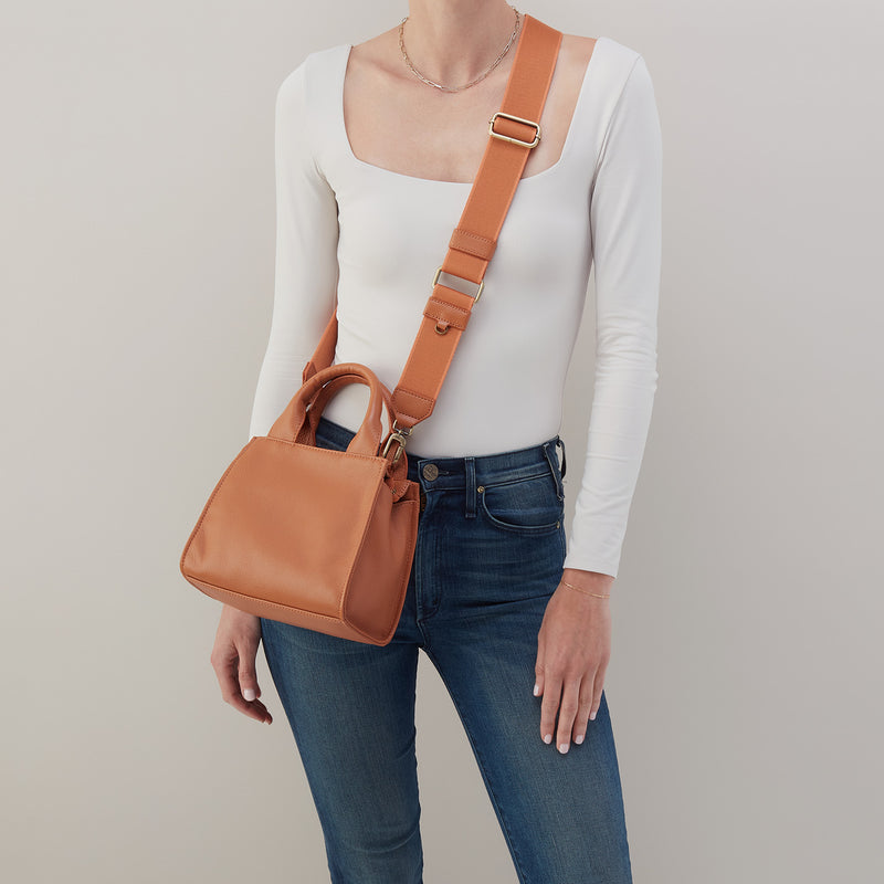 Cass Small Tote In Pebbled Leather - Butterscotch