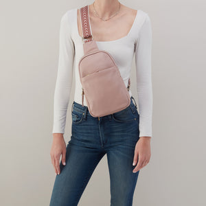 Cass Sling In Pebbled Leather - Blush