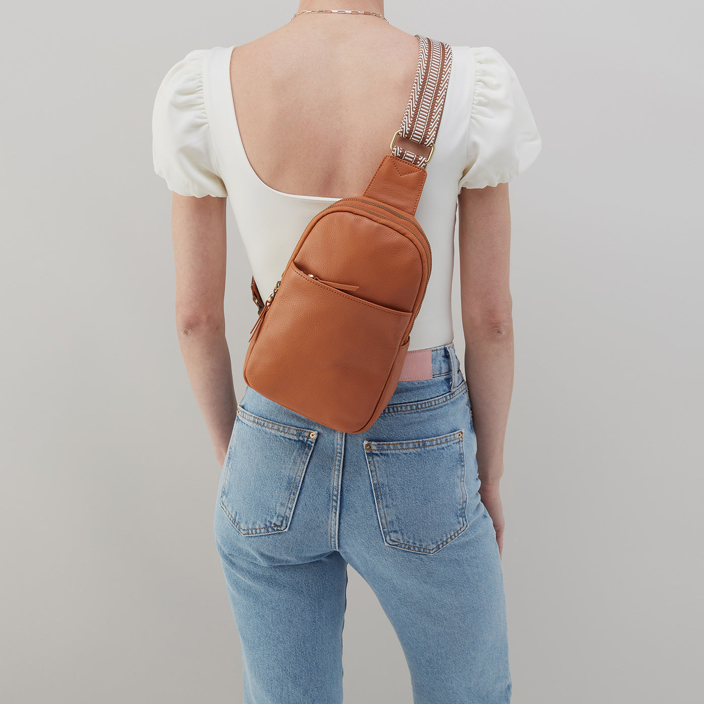 Cass Sling In Pebbled Leather - Butterscotch