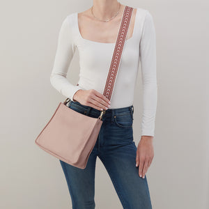 Cass Crossbody In Pebbled Leather - Blush