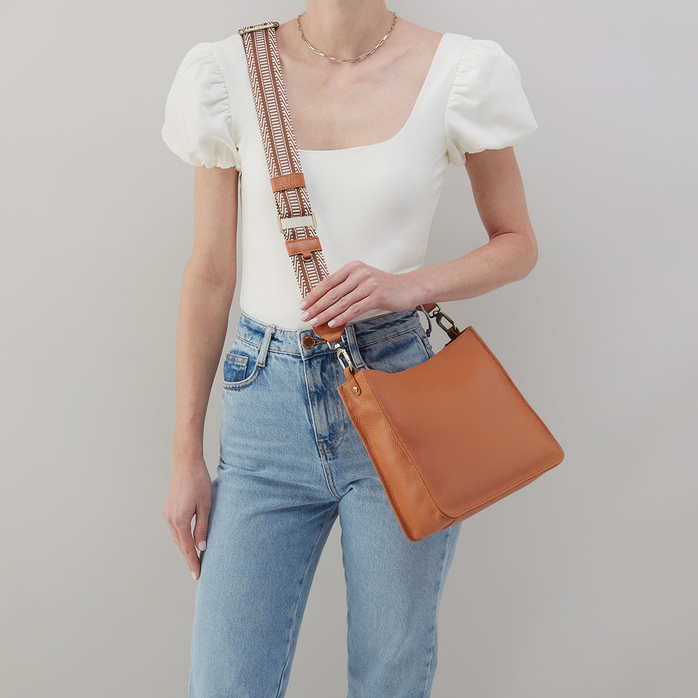 Cass Crossbody In Pebbled Leather - Butterscotch