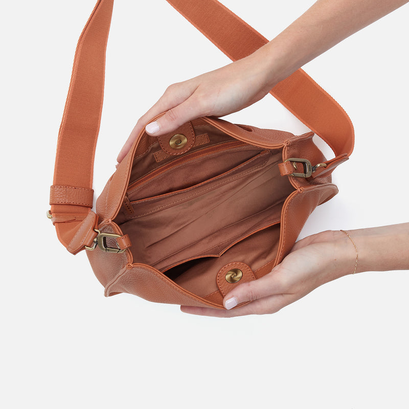 Cass Crossbody In Pebbled Leather - Butterscotch