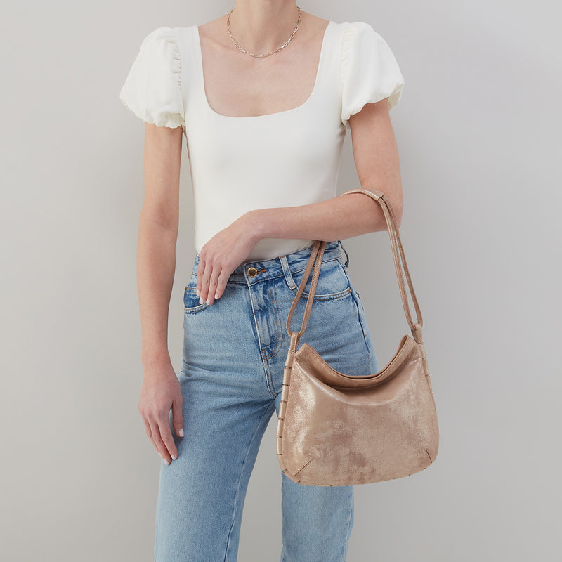 Phoebe Shoulder Bag In Metallic Leather - Gilded Beige