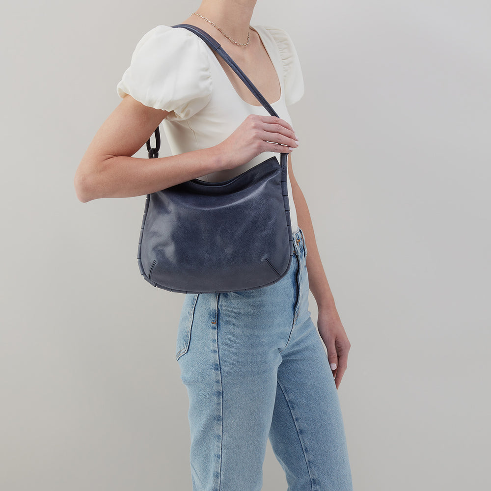 Phoebe Shoulder Bag In Santa Cruz Leather - Lapis