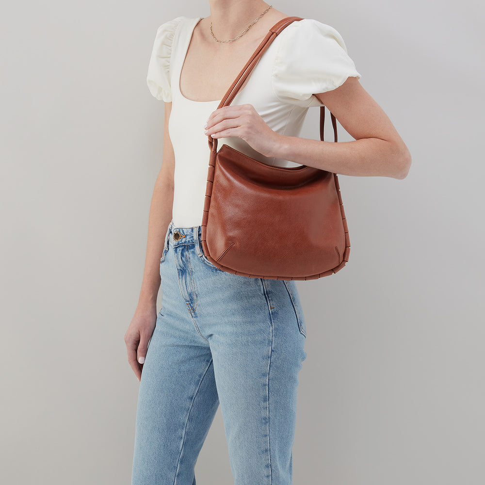 Phoebe Shoulder Bag In Santa Cruz Leather - Saddle