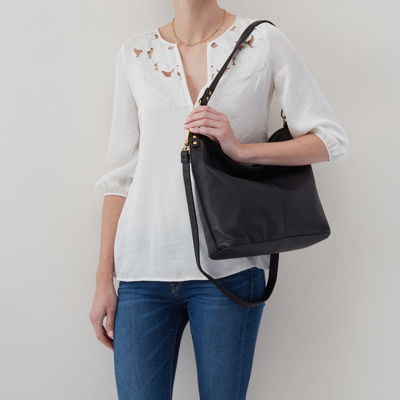 Pier Shoulder Bag In Pebbled Leather - Midnight Teal