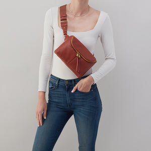 Fern Large Belt Bag In Pebbled Leather - Rust