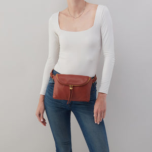 Fern Large Belt Bag In Pebbled Leather - Rust