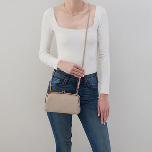 Cora Wallet Crossbody In Pebbled Leather - Taupe