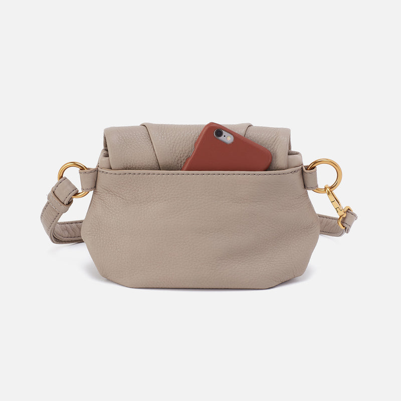 Harley Crossbody Sling In Pebbled Leather - Taupe