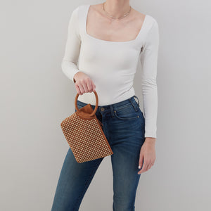 Maggie Clutch In Suede - Caramel