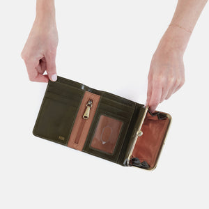 Robin Compact Wallet In Polished Leather - Deep Moss