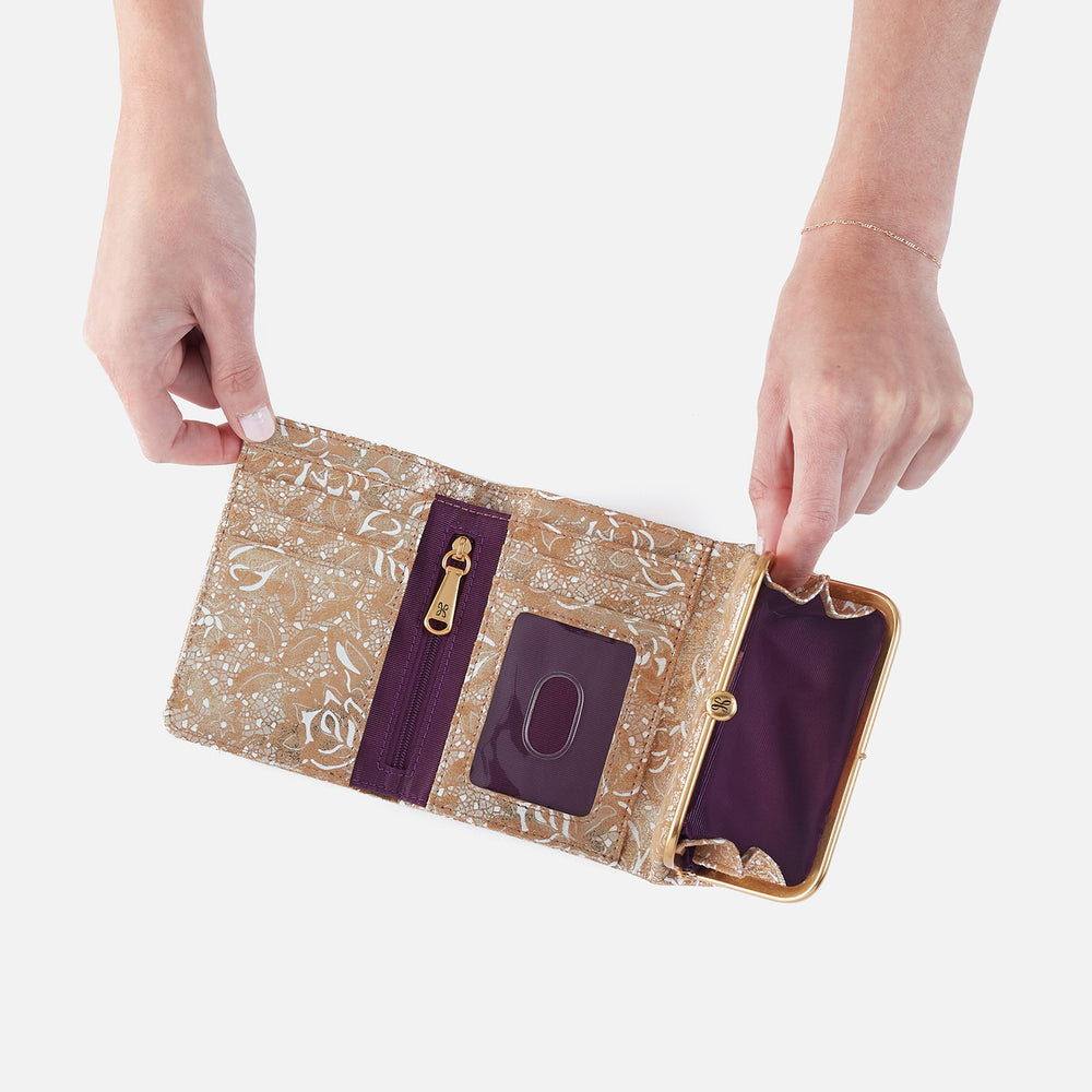 Robin Compact Wallet In Printed Leather - Gilded Petals