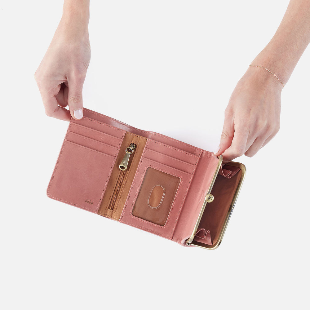 Robin Compact Wallet In Polished Leather - Rose