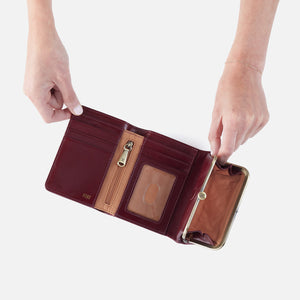 Robin Compact Wallet In Polished Leather - Winterberry