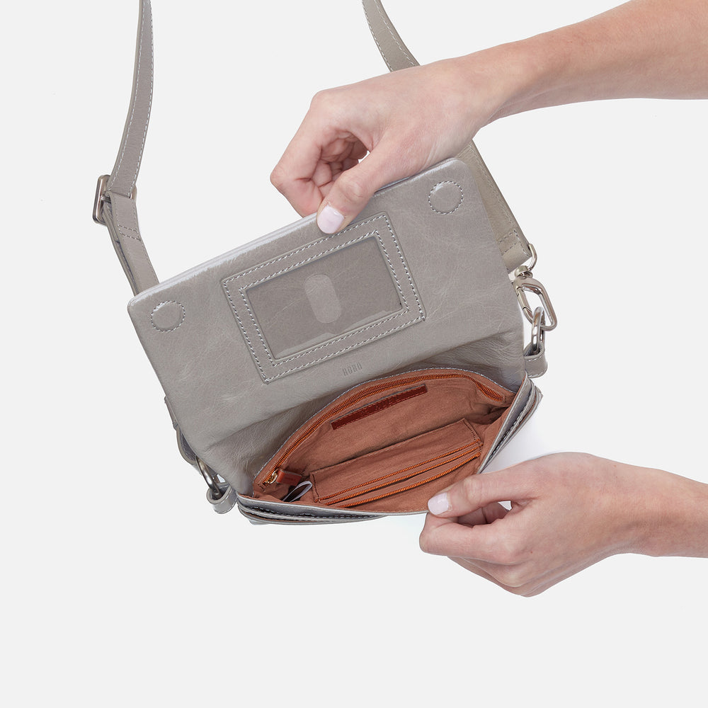 Winn Belt Bag in Polished Leather - Light Grey