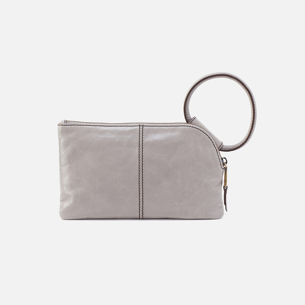 Sable Wristlet In Polished Leather - Light Grey