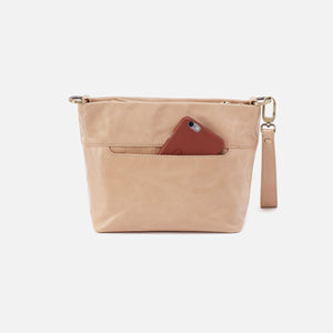 Ashe Crossbody In Polished Leather - Sand