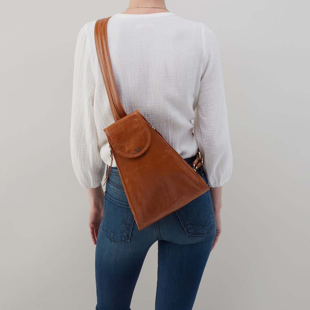 Betta Backpack in Polished Leather - Truffle