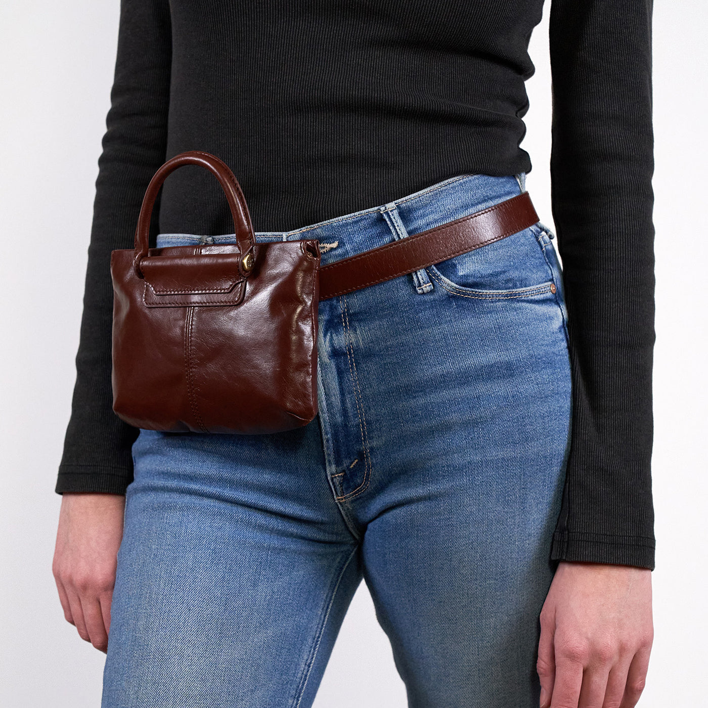 Sheila Belt Bag In Polished Leather - Chocolate