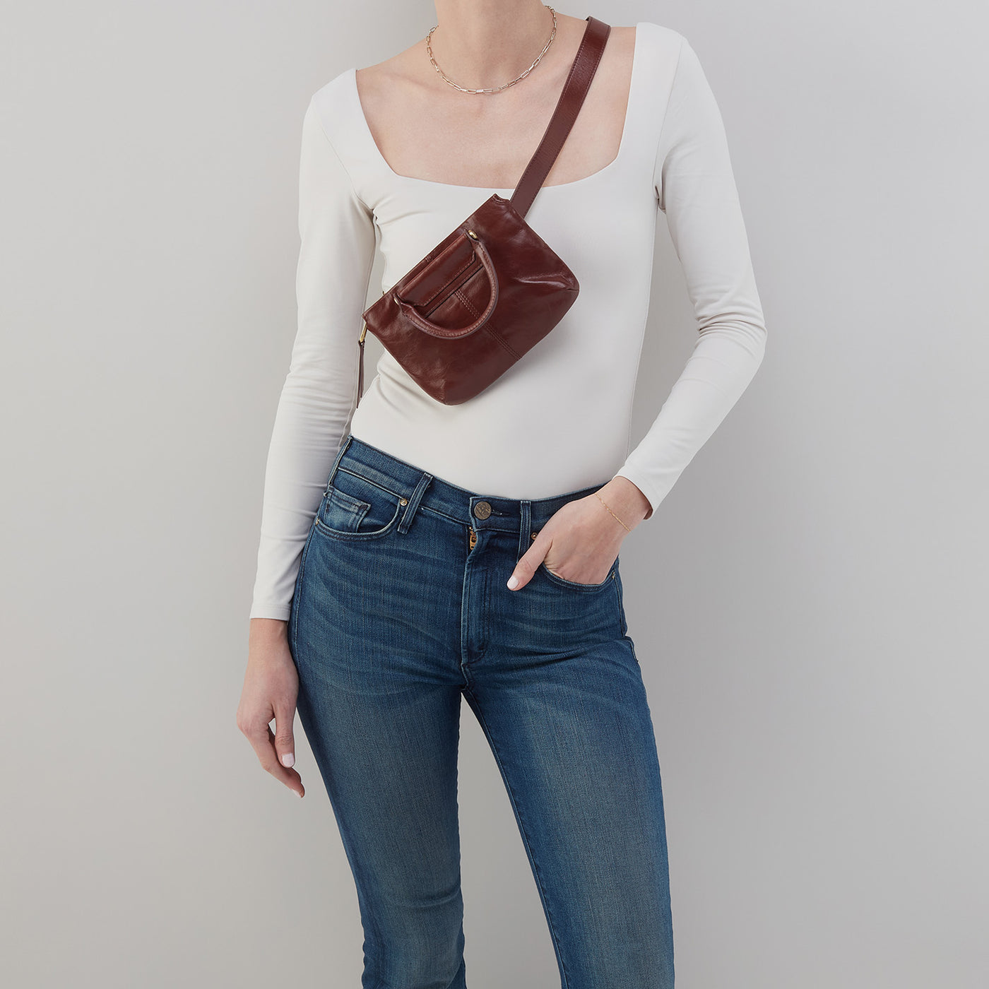 Sheila Belt Bag In Polished Leather - Chocolate