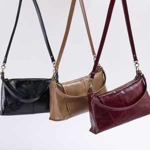 Avon Shoulder Bag In Polished Leather - Winterberry