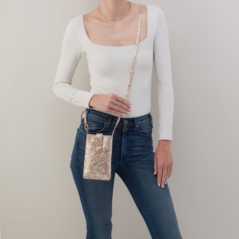 Marlo Carryall Crossbody In Printed Leather - Gilded Petals