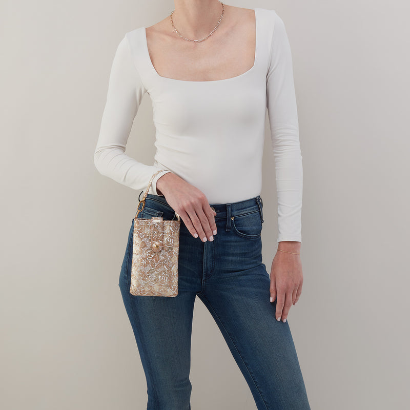 Marlo Carryall Crossbody In Printed Leather - Gilded Petals