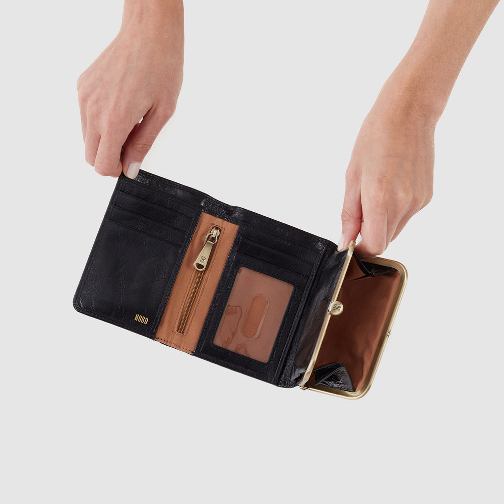 Robin Compact Wallet In Polished Leather - Black